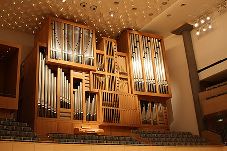 Pipe organ